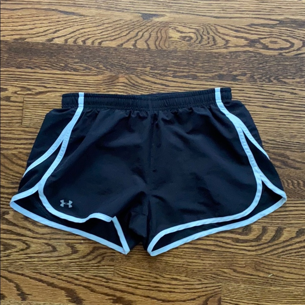 Under Armour Sz S black semi-fitted running shorts